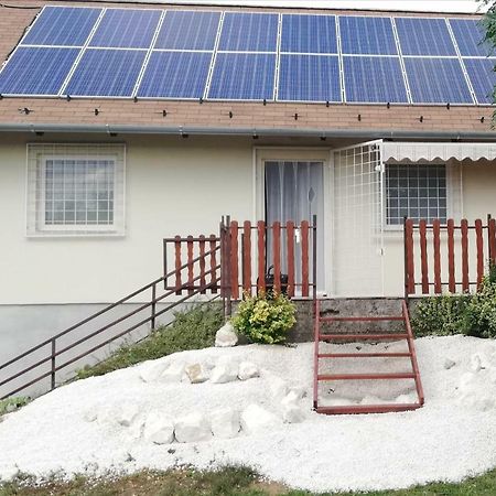 House At Lake Esztergom Exterior photo